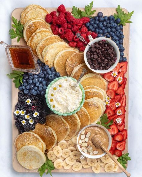 30 Best Breakfast Charcuterie Boards Ideas Pancake Grazing Board, Pancake Board Breakfast Recipes, Breakfast Ideas Set Up, Breakfast Grazing Box Ideas, Breakfast At Home Ideas, Pancake Breakfast Board, Breakfast Set Up Ideas At Home, Pancake Charcuterie Board Ideas, Pancake Board Ideas