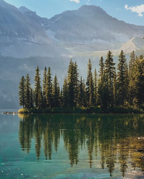 This lake has quickly become one of my favourite views in Banff 😍 it’s a really easy hike with such a beautiful payoff with a massive lake surrounded by some beautiful Rocky Mountains 😍🏔️ 📍 Boom Lake, Banff National Park 🗺️ Distance: 10.3 km, out & back 🏔️ Elevation Gain: 441 meters #banffnationalpark #hikingadventures #findyourhappiness #womenwhoexplore #travelalberta Banff National Park Aesthetic, Banff Mountains, Banff Canada, Hiking National Parks, Bucket List Places, Nature Hiking, Adventure Aesthetic, Us National Parks, Banff National Park