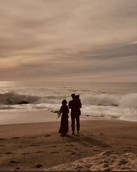 You're My Sunshine, Cloudy Beach, Muslim Couple Photography, Muslim Family, Love In Islam, Cute Muslim Couples, My Kind Of Love, Muslimah Aesthetic, Allah Islam