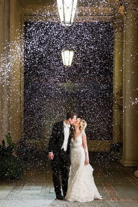 Snow machine send off for a Christmas wedding at the Biltmore in Atlanta, GA. Photography: Rick + Anna. Bride Entrance, Wedding Exit Ideas, Winter Wonderland Wedding Theme, Wonderland Wedding Theme, Night Wedding Photos, Winter Wedding Photos, Snow Machine, Wedding Exit, Snow Wedding