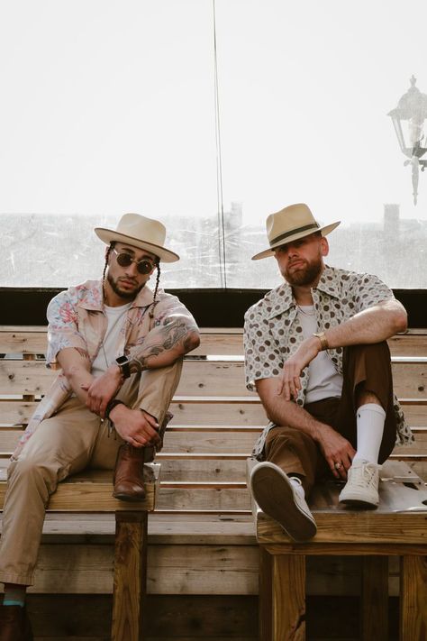 Wear straw with every outfit for Spring to eleavte a simple outfit, or complete a dressier look. Panama Hat Outfit, Straw Hats Outfit, Hat Outfit Men, Botanical Birthday, Coastal Cowboy, Outfit For Spring, Hat Outfit, Mens Fashion Streetwear, Headshots Professional