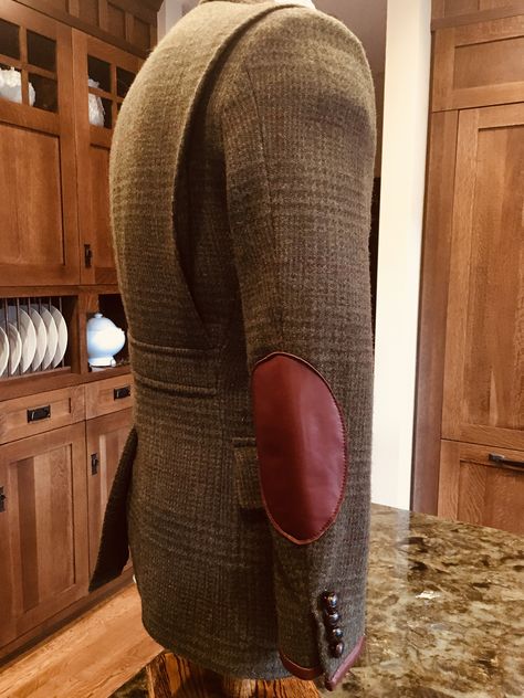 Customizing Clothes, Tweed Clothing, Hunting Suit, Norfolk Jacket, Countryside Fashion, Elbow Patch Blazer, Mens Fashion Country, Older Mens Fashion, Dapper Outfit