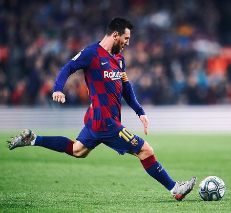 Messi Free Kick, Happy Birthday Football, Birthday Football, Messi Vs, World Cup Final, Free Kick, Messi 10, Camp Nou, World Cup