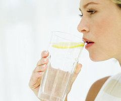 Need a Quick Detox? Three Drinks to Add to Your Routine Quick Detox, Detox Kur, Purposeful Life, Womens Health Magazine, Natural Beauty Care, Health Guru, Fitness Trends, Health Trends, Snacks Saludables