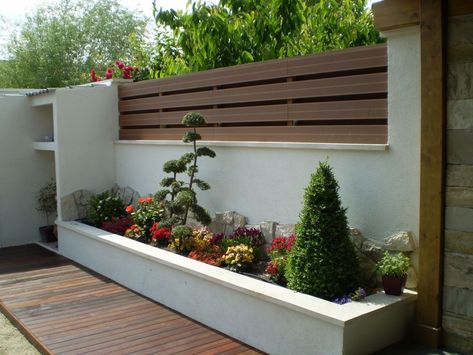 Vallas Jardin Ideas, Fancy Home, Diy Backyard Fence, Beautiful Balcony, Garden Privacy Screen, Garden Decoration Ideas, House Fence Design, Modern Fence Design, Front Garden Design