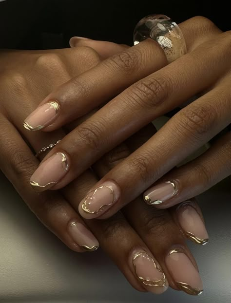 Get inspired with these stunning Biab nail art ideas that bring a touch of gold to your fingertips. Perfect for those who love to make a statement, these designs blend elegance and creativity, offering a unique twist to your manicure routine. Whether you're looking for subtle shimmer or bold metallic accents, these golden touches will elevate your nail game to a whole new level. Ideal for any occasion, these artful designs showcase the versatility and beauty of Biab nails, ensuring your hands are always in the spotlight. Gel X Nail Designs Ombre, Nails For Gold Dress Simple, Nail Art On One Finger, Minimal Nail Design Simple, Short Nail Simple Ideas, Neutral With Gold Nails, Neutral Holiday Nail Designs, Gel Nail Designs On Natural Nails Short, Bday Nails Gold