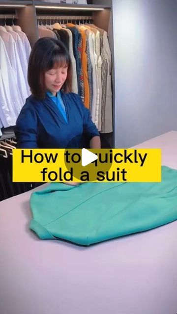 How To Fold Suits For Travel, How To Fold Winter Jacket, Fold Suit Jacket, Clothing Folding, Organized Wardrobe, How To Fold Napkins, Clothing Tricks, Hash Brown Breakfast, Laundry Folding