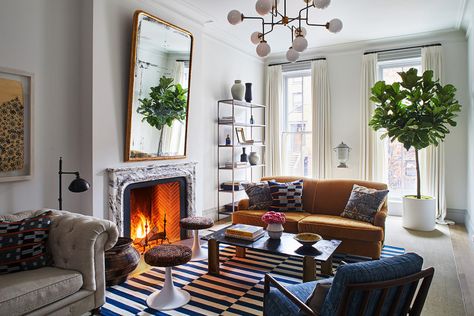 Beyond Beautiful - Brooklyn Brownstone - Lindley Pless Brooklyn Brownstone Living Room, Brownstone Parlor Floor, Brownstone Parlor, Brooklyn Heights Apartment, Brooklyn Interior, Brooklyn Heights Brownstone, Brownstone Interiors, Parlor Floor, Brooklyn Brownstone