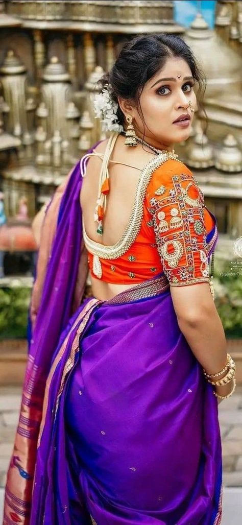 Marathi Saree, Kashta Saree, Marathi Actress, Couple Wedding Dress, Indian Fashion Saree, Saree Photoshoot, Beautiful Saree, Indian Beauty Saree, India Beauty