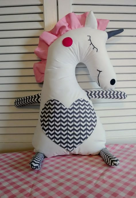 Crochet Horse, Sewing Stuffed Animals, Soft Toy Animals, Cuddle Buddy, Sewing Pillows, Sewing Projects For Kids, Kids Pillows, Sewing Toys, Diy Pillows