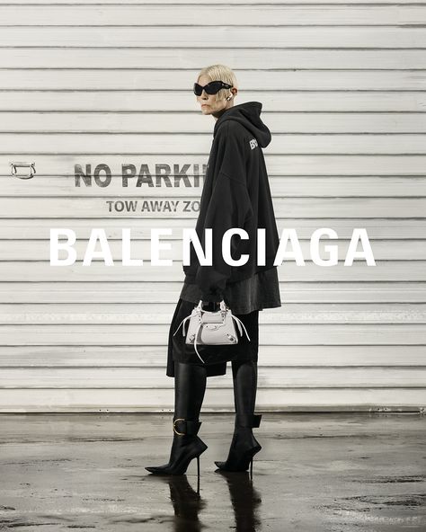 Balenciaga Aesthetic, Balenciaga Runway, Genderless Fashion, Brand Campaign, Ad Campaigns, Fashion Advertising, Clothing Logo, Professional Fashion, Ad Campaign