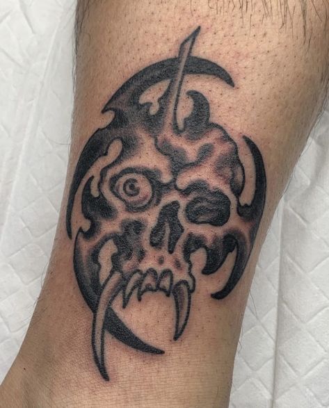 Side Profile Skull Tattoo, Medieval Skull Tattoo, Skull Tattoo Traditional, Flash Cartoon, Cthulhu Tattoo, Traditional Tattoo Man, Traditional Tattoo Drawings, Evil Skull Tattoo, Flash Ideas