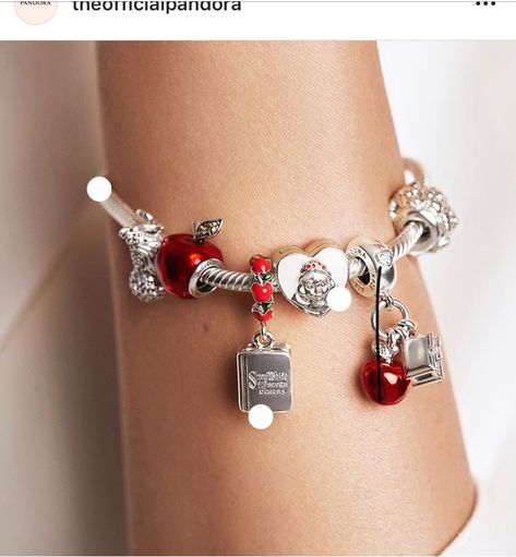 Aesthetic Pandora, Charms Disney, Pandora Charms Disney, Pandora Bracelet Charms Ideas, Luxury Pieces, Pandora Bracelet Designs, Rose Online, Pandora Rose, Queen Jewelry