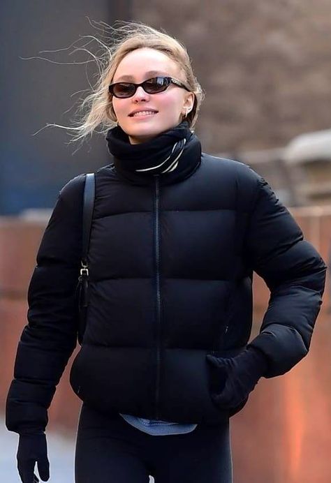 Lily Rose Depp Chanel, Jack Depp, Fashion Workshop, Perfect Winter Outfit, Super Puff, Rose Depp, Chanel Jacket, Lily Rose Depp, Chanel Sunglasses