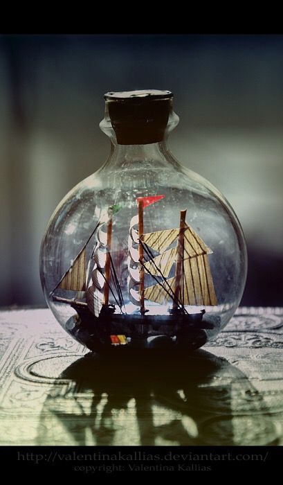 Ship inside bottle Sunken Ship, Ship In Bottle, Ship In A Bottle, Navi A Vela, Pirate Life, Message In A Bottle, A Ship, Tall Ships, Model Ships