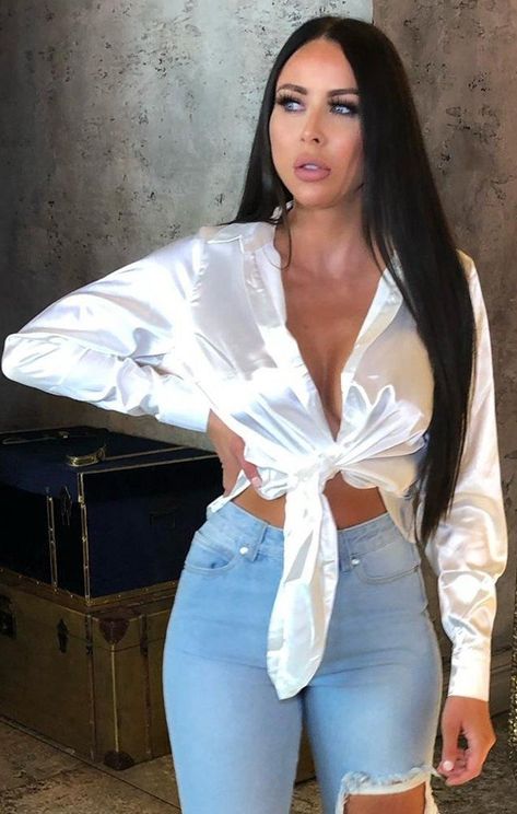 Satin Cami Outfit, Silk Shirt Outfit, White Satin Shirt, Perspex Heels, Cami Outfit, Lovely Pic, Blouse Satin, Spring Lookbook, Tie Front Shirt