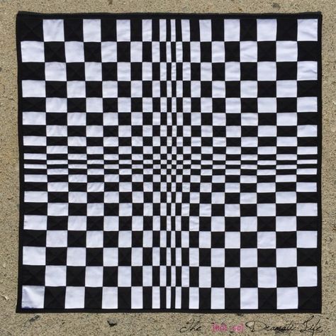 Black And White Quilt Blocks, 3 D Quilts Optical Illusions, Illusion Quilt Pattern Free, Optical Illusion Quilts Patterns Free, 3d Quilts Optical Illusions Free Pattern, Escher Quilt Patterns Free, Optical Illusion Quilt Patterns, Convergence Quilts, Illusion Quilts