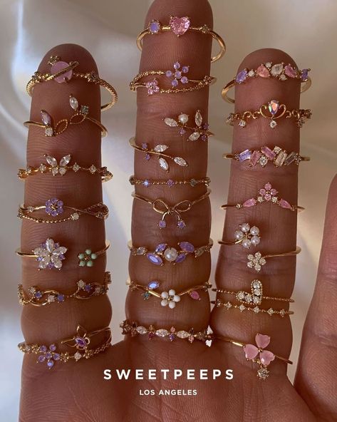 Cute Aesthetic Things To Buy, Cute Jewelry Aesthetic, Schmuck Aesthetic, Minimalist Accessories Jewellery, Aesthetic Jewellery, Aesthetic Rings, Preppy Jewelry, Pretty Jewelry Necklaces, Accessory Ideas