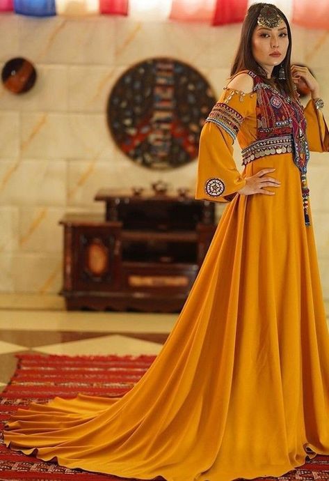 Banjaran Fashion Dress, Gothic Fashion Casual, Color Of Happiness, Afghan Culture, Afghani Dresses, Afghani Dress, Afghani Clothes, Afghan Dress, Moroccan Clothing