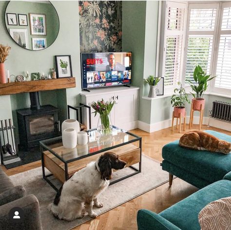 Terraced House Living Room, Boho Bathroom Design, Terraced House Interior, Garden Dining Room, Retreat Home, Terrace Living Room, Industrial Garden, Kentish Town, Victorian Living Room