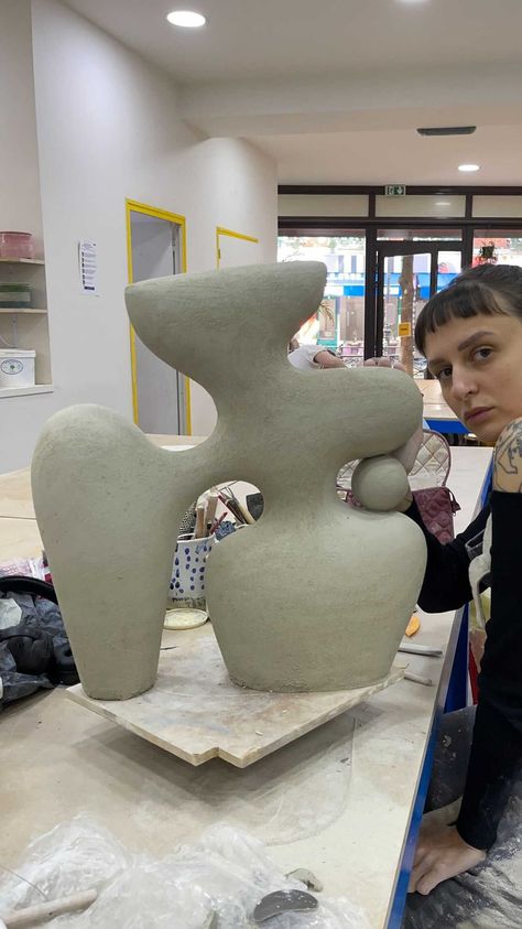 Big Pottery Ideas, Abstract Clay Sculpture Ideas, Big Ceramics Projects, Abstract Sculpture Ideas, Pottery Sculpture Ideas, Clay Games, Ceramic Sculpture Ideas, Big Sculpture, Abstract Ceramic Sculpture