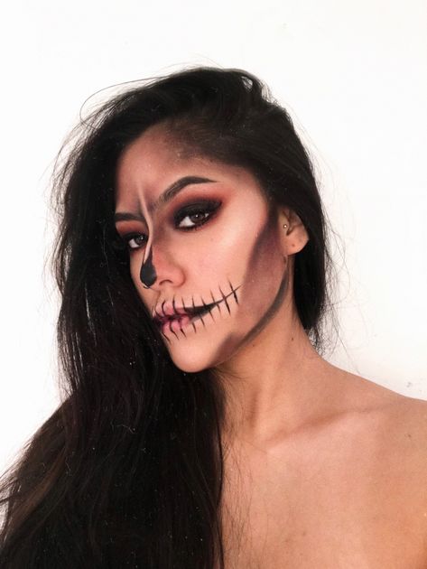 Maquillaje de calavera para halloween súper fácil de hacer Instagram: @karenshibata_ Halloween Makeup, Halloween Face, Face Makeup, Halloween Face Makeup, Halloween, Makeup, Instagram, Make Up, Halloween Make Up