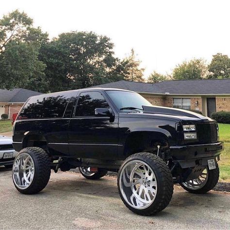 🤩 We are posting everyone’s obs just send us pictures of your obs !!!! Owne Z71 Silverado, Lifted Chevy Tahoe, 2 Door Tahoe, Sky Car, Single Cab Trucks, Bed Topper, Custom Chevy Trucks, Custom Truck, Lifted Chevy