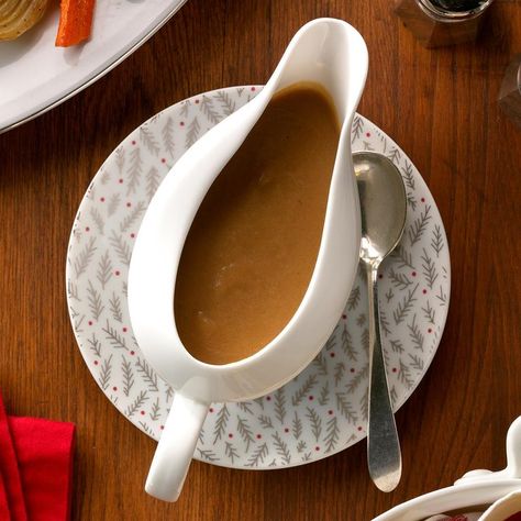 Best Thanksgiving Gravy, Apple Gravy, Thanksgiving Gravy Recipes, Immersion Blender Recipes, Thicken Gravy, Homemade Gravy Recipe, Gravy From Scratch, Thanksgiving Gravy, Herb Turkey