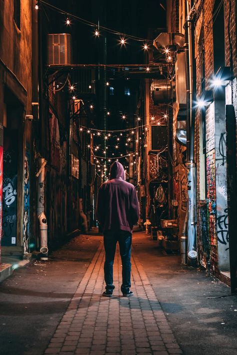 Night Photography Portrait, Night Street Photography, Night Time Photography, Business Portrait Photography, City Lights At Night, Photography Assignments, City Shoot, Night Portrait, Mens Photoshoot Poses