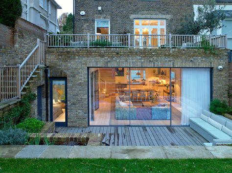 Stunning transformation of a semi-detached Victorian house Walkout Basement Patio, Sunken Patio, Flat Roof Extension, Outdoor Dining Table Setting, Frameless Glass Doors, Transitional Exterior, Contemporary Exterior, House Extension Design, Casa Patio