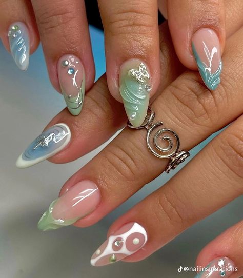 Unghie Sfumate, Kutek Disney, Sculpted Nails, May Nails, Girly Acrylic Nails, Almond Nails Designs, Nails 2024, Beach Nails, Classy Nails