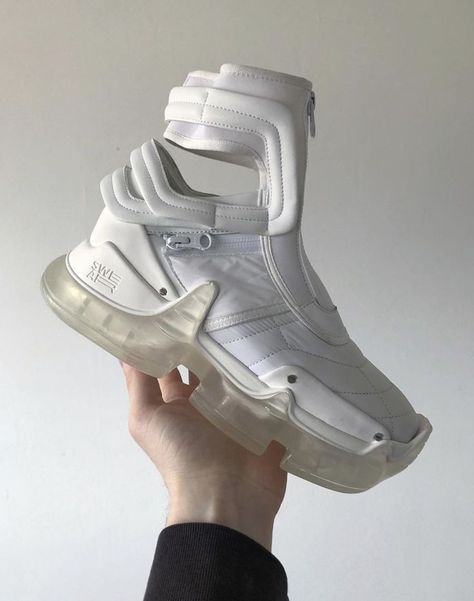 Futuristic Shoes, Moda Cyberpunk, Cyberpunk Fashion, Archive Fashion, Teenage Fashion, Futuristic Fashion, Hype Shoes, Aesthetic Shoes, Tech Fashion