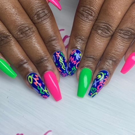 Crazy Nails Designs, Crazy Nail Art Unique, Egypt Nails, Mixed Nails, Moms Nails, Coloured Nails, 80s Nails, Side Hairstyle, Lux Nails