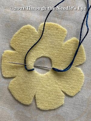 Telling Stories Through the Needle's Eye: Hopeful Flowers—Week One Felt Quilt, Fall Felt Crafts, Embroidery Towels, Wool Applique Quilts, Wool Flowers, Button Creations, Wool Felt Projects, Wool Applique Patterns, Diy Embroidery Designs