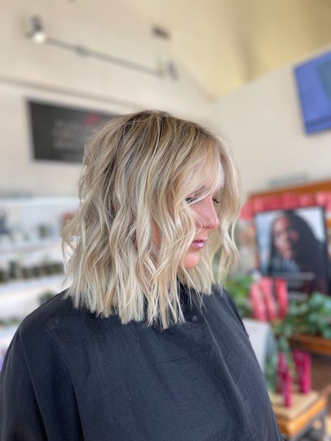 Short Blonde Hair Curled Styles, Bridal Beach Waves Short Hair, Beach Waved Bob, Beach Waves Lob, Curled Blonde Bob, Beachy Blonde Bob, Blonde Above Shoulder Length Hair, Beach Wave Curls For Short Hair, Short Crimped Hair Waves