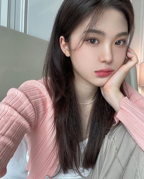 kim gahee China Girl, Fit Couples, Fashion Quotes, Ulzzang Girl, Aesthetic Fashion, Aesthetic Girl, Bob Hairstyles, Korean Girl, Asian Beauty