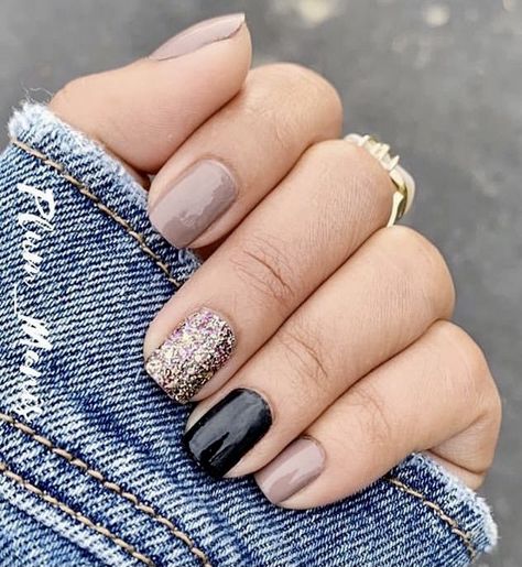 Nail Designs 2023 Short, Late Winter Nails, Unghie Sfumate, Nail Color Combos, Cute Gel Nails, Street Nails, Get Nails, Upper East Side, Dipped Nails