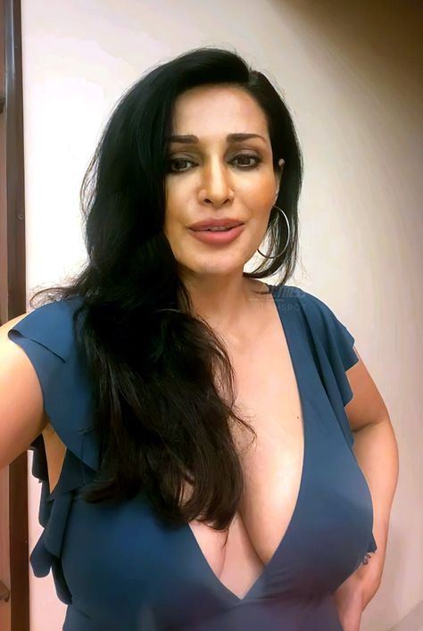 Flora Saini, Desi Look, Backless Blouse, Face Images, Indian Bollywood, Salma Hayek, Anne Hathaway, Indian Actress Hot Pics, Deepika Padukone