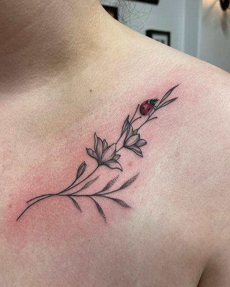 This fine line floral tattoo is simply enchanting @kaur_daljeett! The delicate details and the adorable ladybug perched on a branch just add beauty and much appeal to it! 😍🐞⁠ Flower Tattoo With Ladybug, Ladybug Design Tattoo, Ladybug With Flower Tattoo, Ladybug Hand Tattoo, Fine Line Ladybug Tattoo, Simply Tattoo Ideas, Cute Ladybug Tattoo, Ladybug Tattoo Design, Tattoo Ladybug