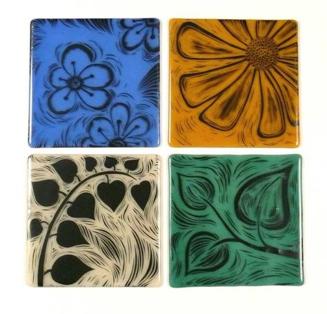 Sgraffito leaves, flowers and more. Sgrafitto Tiles, Sgraffito Tile Designs, Sgraffito Designs Flowers, Sgraffito Leaves, Sgraffito Tiles, Multi Color Sgraffito, Clay Sgraffito Plate, Pottery Sgraffito, Kindergarten Art Projects