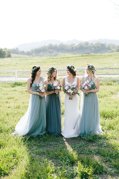 Bridesmaid Brunch, Women Standing, Brunch Fashion, Bridesmaid Inspiration, Bridesmaid Dress Colors, Bridesmaid Style, Shabby Chic Vintage, Bridesmaids And Groomsmen, Blue Bridesmaid Dresses