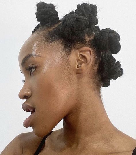 IG: @themelaninshadesroom on X: "South African DJ, model and writer - Her name is Ponahalo Mojapelo and she has the most amazing side profile we’ve ever seen !!😍👏🏾 https://t.co/KzoTx40VnL" / X Hooked Nose Side Profile Drawing, Interesting Side Profile, Natalie Nunn Side Profile, Downturned Nose Side Profile, Big Chin Side Profile, Flat Face Side Profile, Flat Side Profile, Flat Nose Side Profile, Ugly Side Profiles