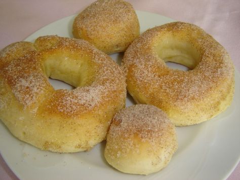 An easy recipe for homemade doughnuts.  The original recipe says you will get 2 dozen doughnuts cut from the dough but I have never been able to get more than 1 dozen.  I usually just sprinkle hot doughnuts with a mixture of cinnamon and sugar - we cant wait for a glaze!  These are light and airy and delicious. Bread Machine Recipe, Doughnuts Recipe, Homemade Doughnuts, Baked Doughnuts, Yeast Breads, Dough Ingredients, Doughnut Recipe, Bread Machine Recipes, Bread Machine