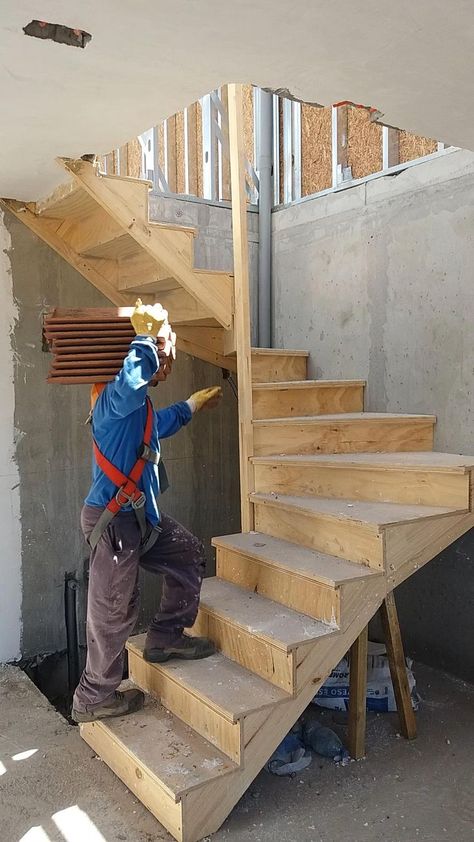 درج السلم, Wood Working Projects, Stairs Design Interior, Storage Hallway, Desain Pantry, Stairway Design, Pallet Furniture Living Room, Diy Furniture For Small Spaces, Diy Apartment Furniture