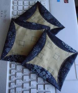 Folded Patchwork, Twist Weave, Japanese Patchwork, Japanese Quilts, Cathedral Windows, Quilting Frames, Quilt As You Go, Woven Wrap, Quilting For Beginners