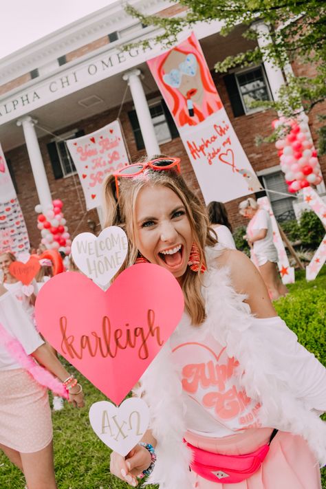 AXO stole my heart Heart Themed Bid Day, Valentines Day Bid Day Theme, Heart Sorority Theme, Heart Bid Day Theme, Valentines Bid Day, Love Bid Day Theme, Valentines Sorority, Bid Day Signs, Fraternity Flask