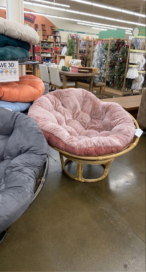 Pink Papasan Chair, Bean Bag Chair Room Ideas, Boho Bean Bag Living Rooms, Circle Reading Chair, Big Chair In Bedroom, Big Bean Bag Chair Room Ideas, Beanbag Chair Aesthetic, Living Room Bean Bag Ideas, Bean Bag Bedroom Ideas