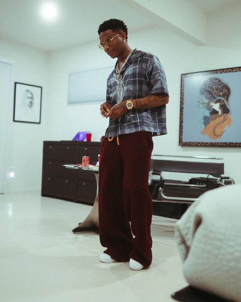 Wizkid Style, Wizkid Outfits, Stylish Fits, Bmw Wallpapers, Street Dress, Dope Outfits For Guys, Creative Portrait Photography, Street Style Outfits Men, Street Fashion Men Streetwear