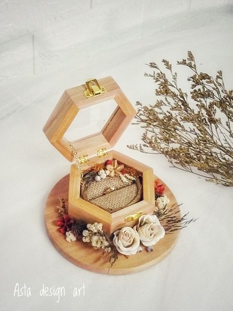 Ring Box Wedding Diy, Personalized Wedding Ring Holder, Handmade Hamper, Diy Gift Bow, Ring Box Rustic, Wedding Gift Hampers, First Communion Decorations, Rustic Ring Box, Personalized Wedding Rings