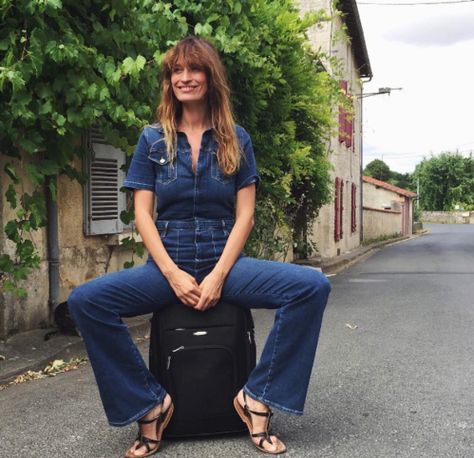 Le meilleures adresses de Caroline de Maigret French Style Icons, French Style Clothing, Parisienne Style, Style Parisienne, Parisienne Chic, Style Inspiration Casual, French Girl Style, Girl Boss Style, French Girls